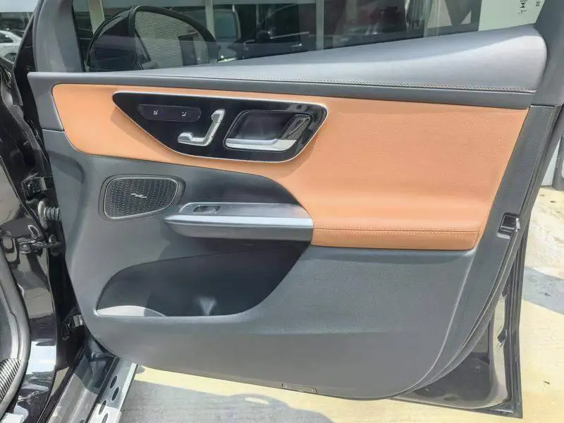 Mercedes-Benz GLC 2025 GLC 300 L 4MATIC Dynamic 5-seater — 10