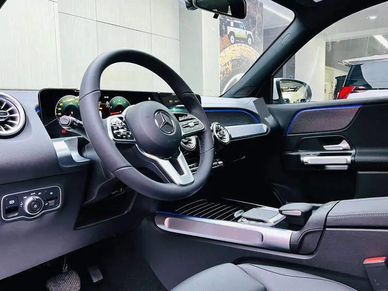 Mercedes-Benz GLB 2023 GLB 220 Dynamic — 13
