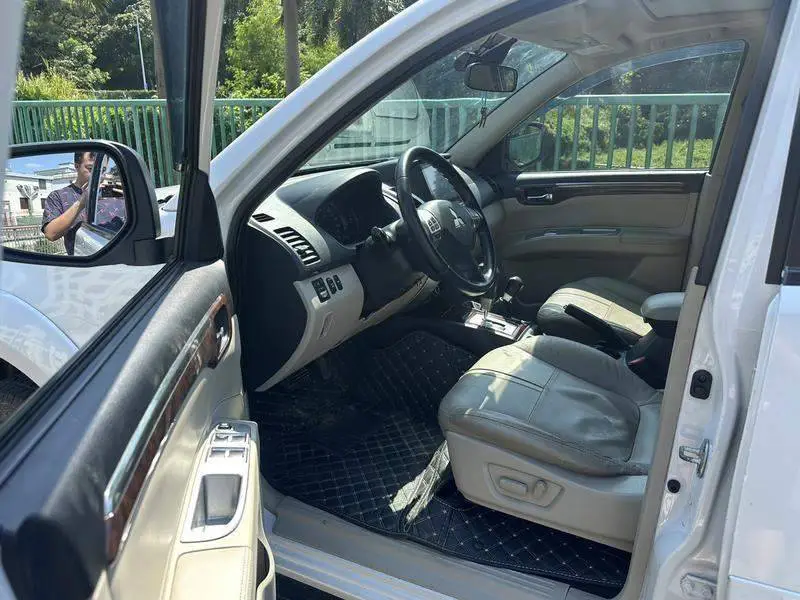 Pajero Sport 2013 3.0L Automatic 4WD Flagship Edition — 10