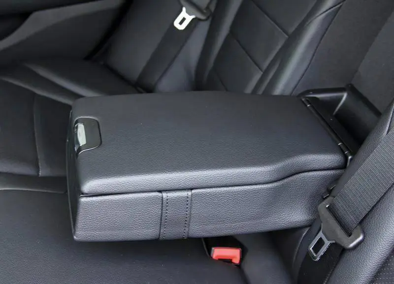 Mercedes-Benz C-Class 2015 C 180 L Sports — 14