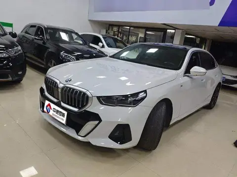 BMW 5 Series 2024 525Li M Sport Package