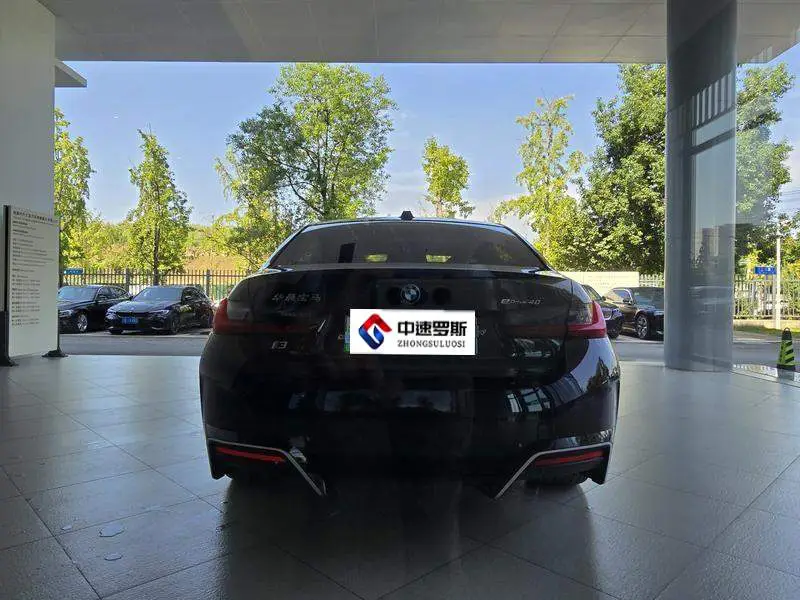 BMW i3 2023 eDrive 40 L Night Sport Package — 6