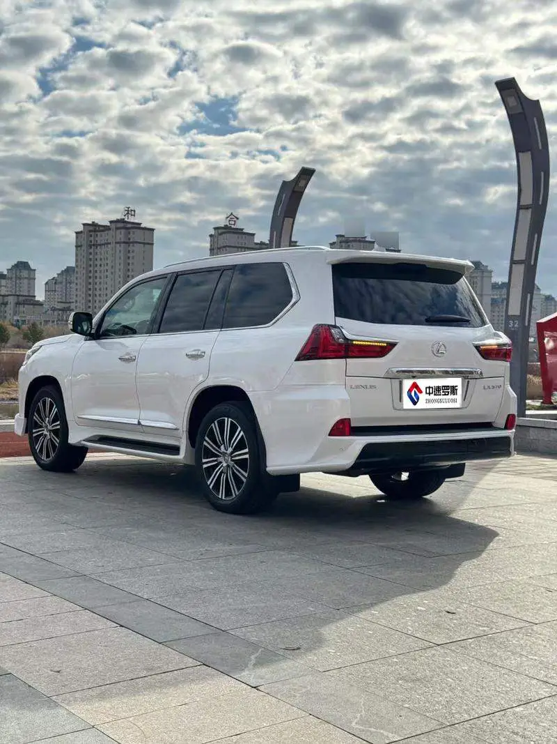 Lexus LX 2016 570 Premium Luxury Edition — 4