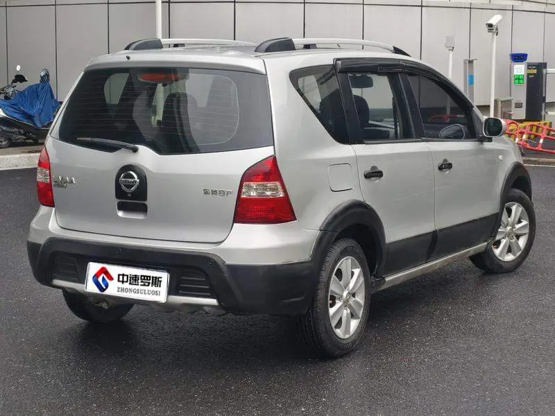 Livina 2010 Jinrui Edition 1.6L Automatic Standard Model — 6