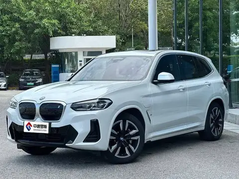 BMW iX3 2021 facelift leading model