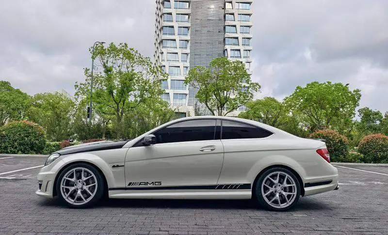 Mercedes-Benz C-Class AMG 2012 AMG C 63 Coupe Dynamic Edition — 4