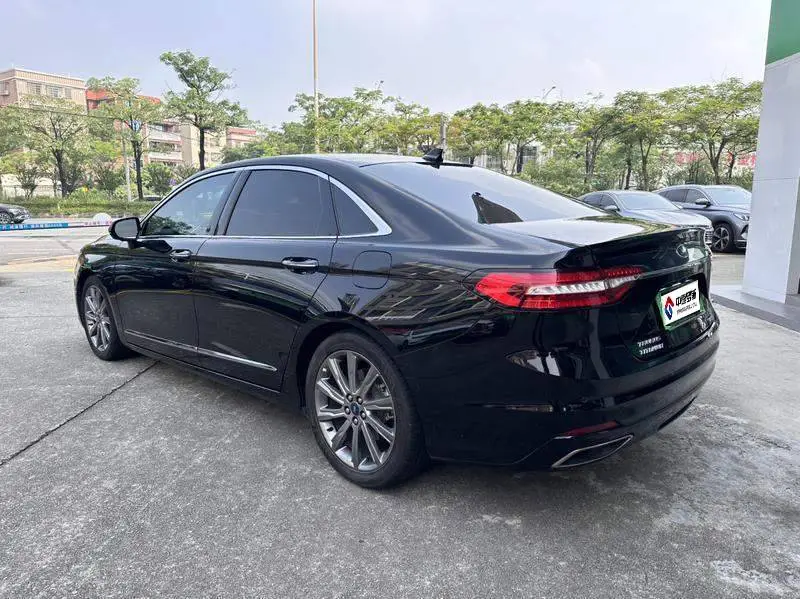Taurus 2019 EcoBoost 245 Premium Edition — 5