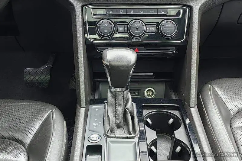Touron 2017 330TSI 2WD Luxury Edition — 15
