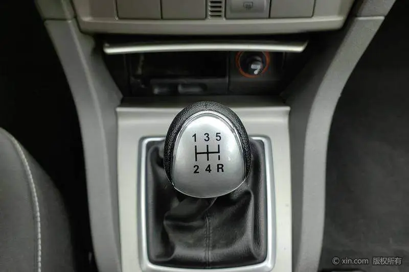 Fox 2013 Hatchback Classic 1.8L Manual Basic Model — 15