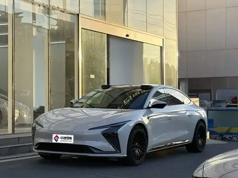 Zhiji L7 2022 Dynamic