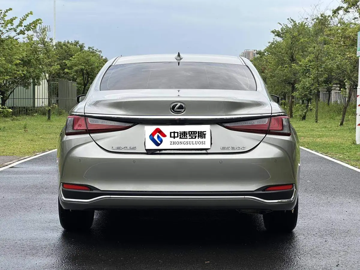 Lexus ES 2022 200 Excellence Edition — 5