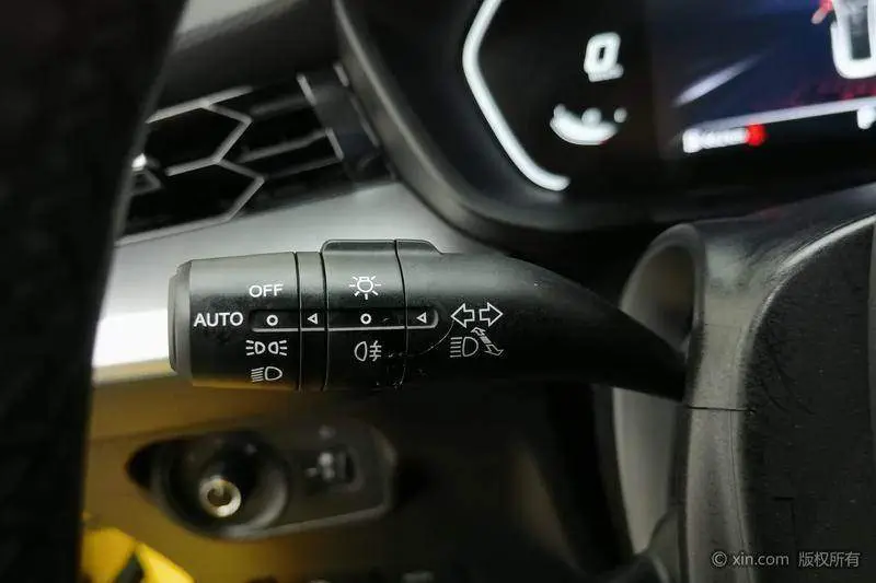 MG5 2021 180DVVT CVT Youth Deluxe Edition — 16