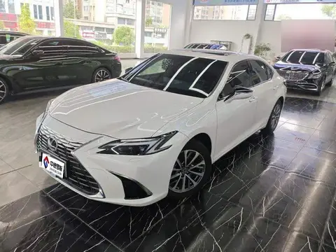 Lexus ES 2025 200 Premium Edition