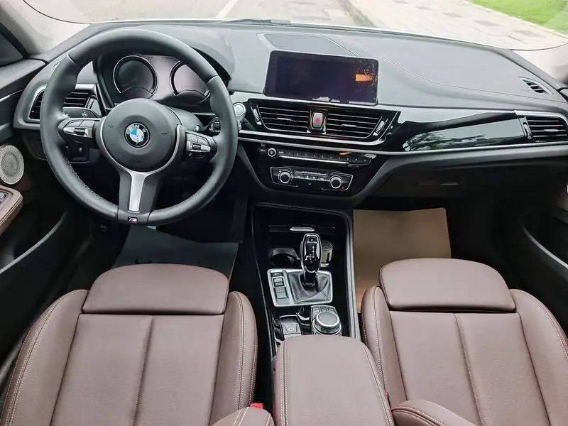 BMW 1 Series 2021 120i M Sport Night Edition — 10