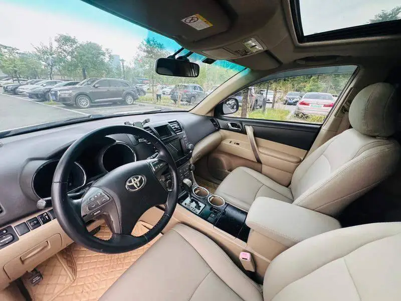 Highlander 2009 2.7L 2WD 7-seat luxury version — 17