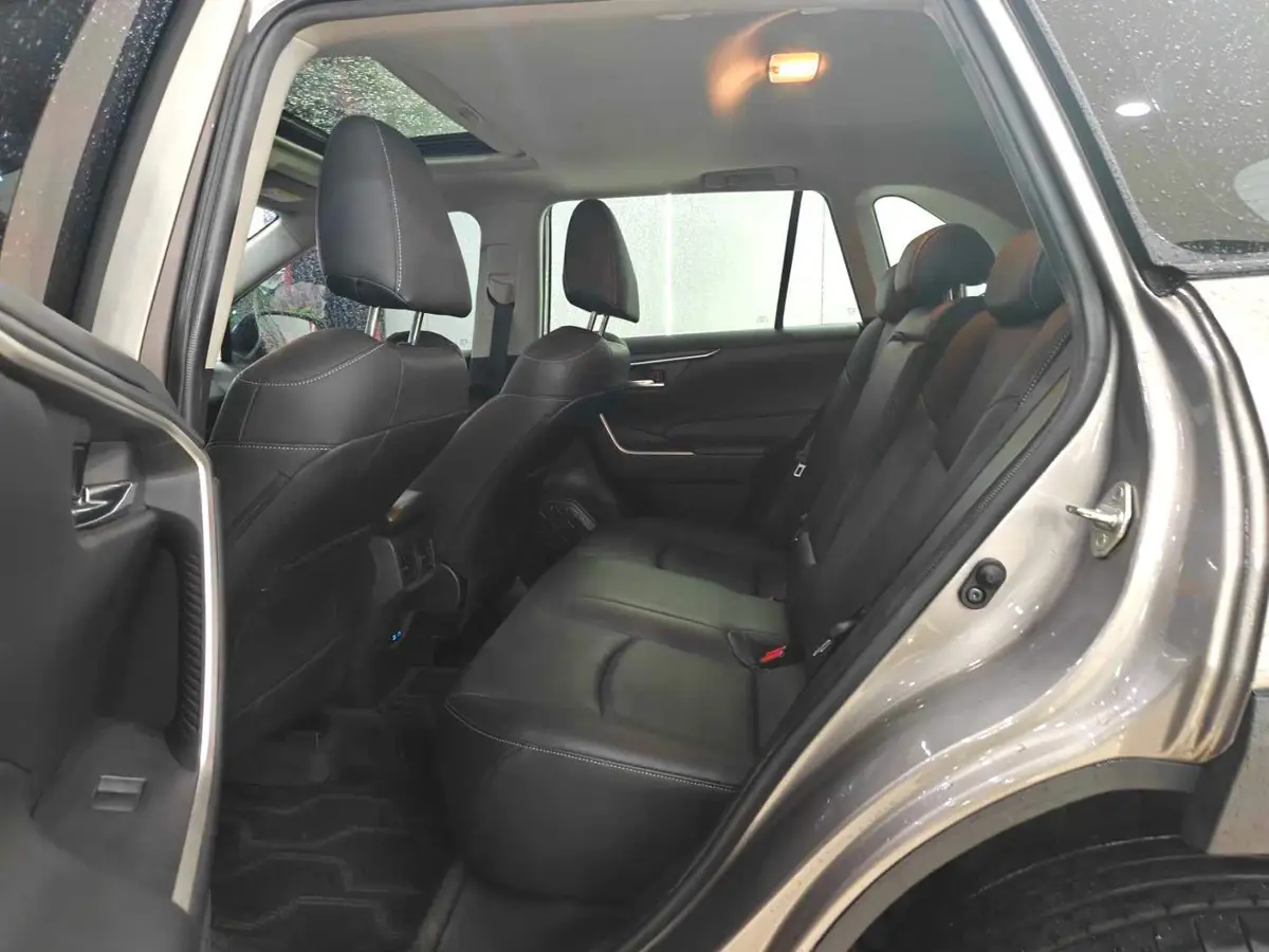 RAV4 Rongfang 2022 2.0L CVT 4WD Fashion Plus Edition — 5