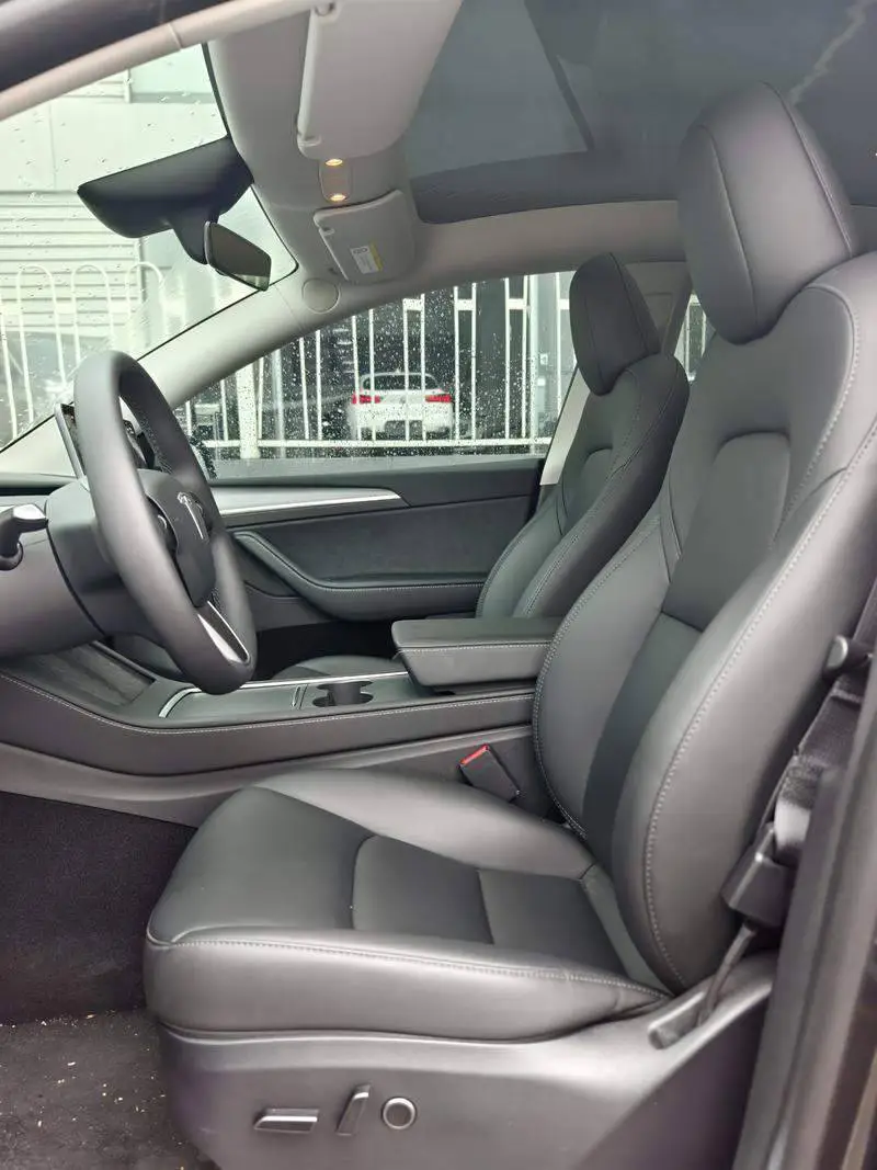 Model Y 2024 rear-wheel drive version — 13