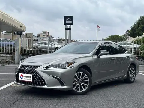 Lexus ES 2022 300h Excellence Edition