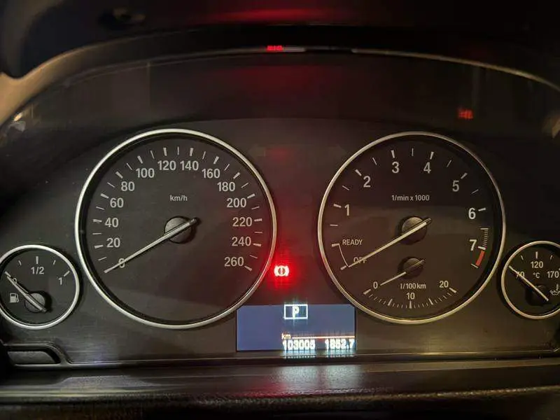 BMW 3 Series 2016 320Li Progressive Edition — 12
