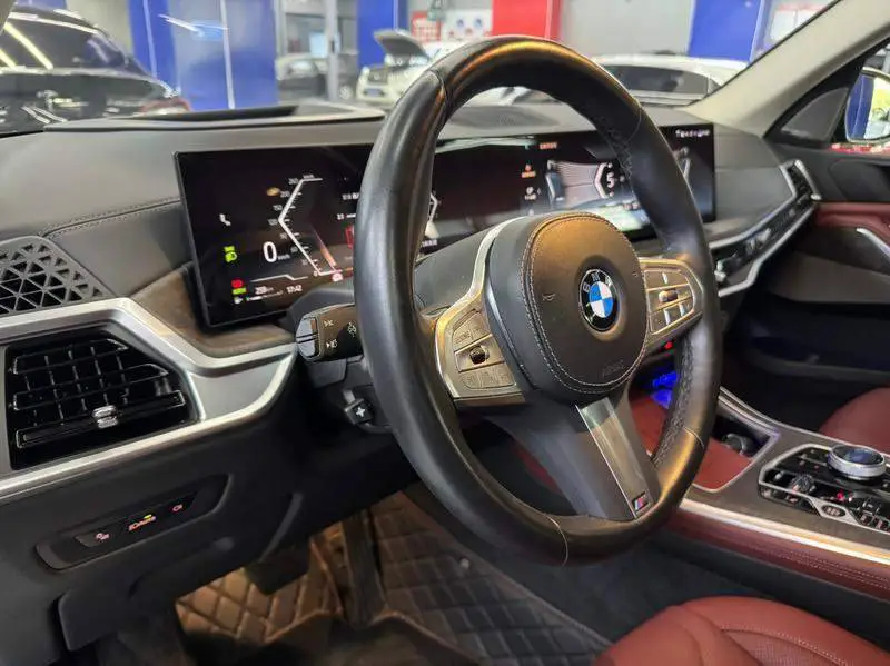 BMW X5 2023 xDrive 30Li M Sport Package — 11