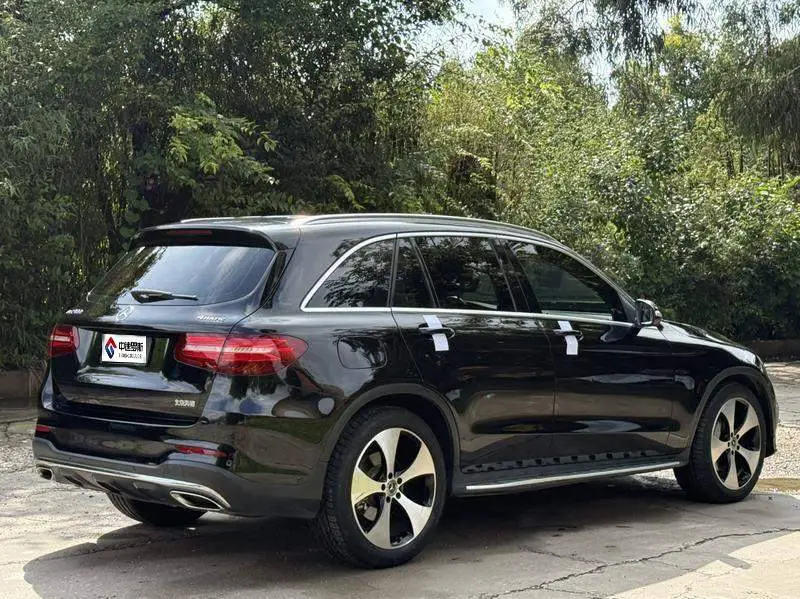 Mercedes-Benz GLC 2018 GLC 300 4MATIC Dynamic — 7