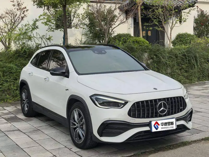 Mercedes-Benz GLA AMG 2021 AMG GLA 35 4MATIC — 3