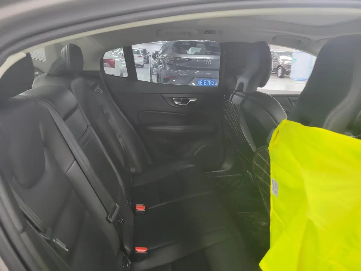 Volvo S60 2021 T4 Zhiyi Luxury Edition — 11