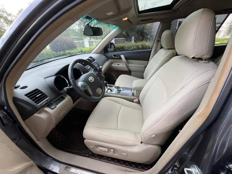 Highlander 2012 2.7L 2WD 7-seat Luxury Navigation Edition — 8