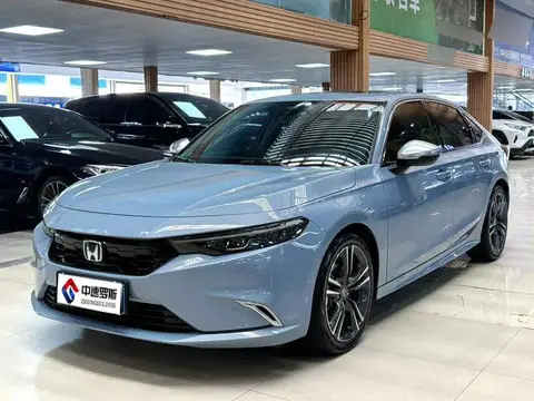 Stylish 2023 2.0L e:HEV Premium Edition