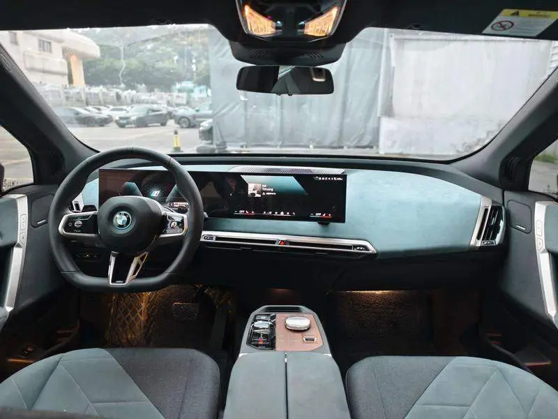 BMW iX 2022 xDrive40 — 13