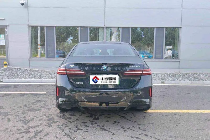 BMW i5 2025 eDrive 40L M Sport Package — 4