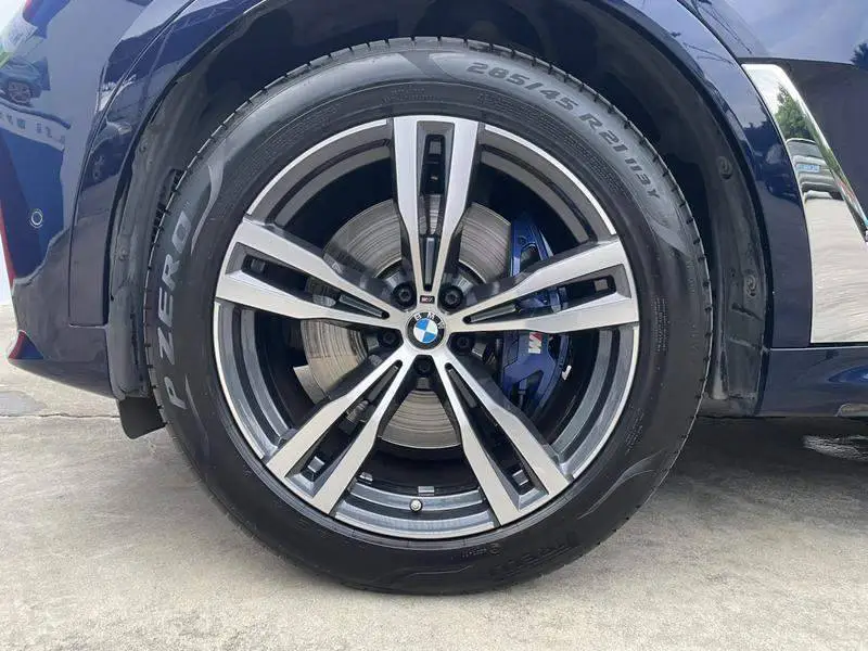 BMW X7 2021 xDrive40i Premium M Sport Package — 10