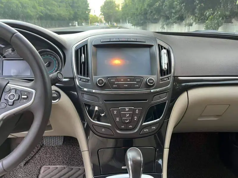 Regal 2014 2.0L Elite Fashion Edition — 8