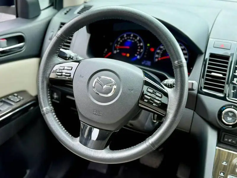 Mazda 8 2015 2.5L Pilot Edition — 8