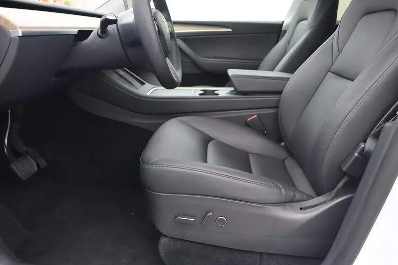 Model Y 2022 facelifted rear-wheel drive version — 9