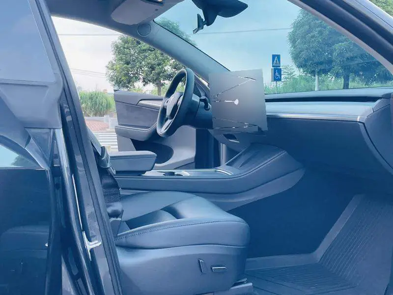 Model Y 2024 rear-wheel drive version — 13