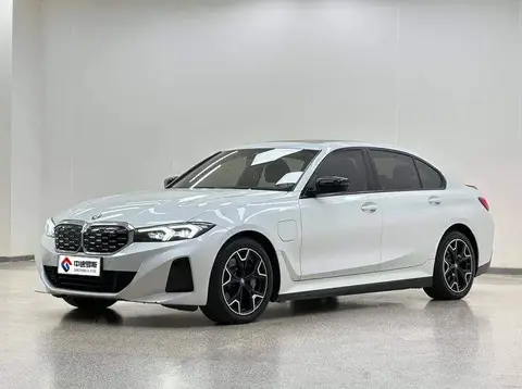 BMW i3 2023 eDrive 40 L Night Edition