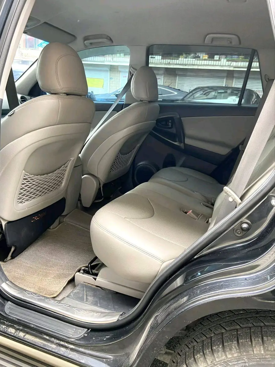 RAV4 Rongfang 2011 2.0L Automatic Classic Edition — 9