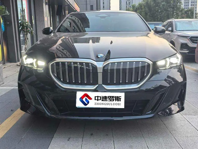 BMW 5 Series 2025 530Li Leading M Sport Package — 2