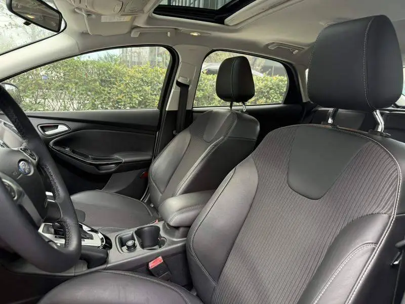 Fox 2012 Hatchback 2.0L Automatic Luxury Sports — 13