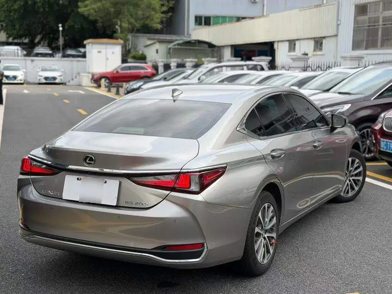 Lexus ES 2021 200 Excellence Edition — 2