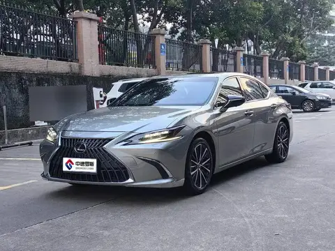 Lexus ES 2022 300h Premium Edition