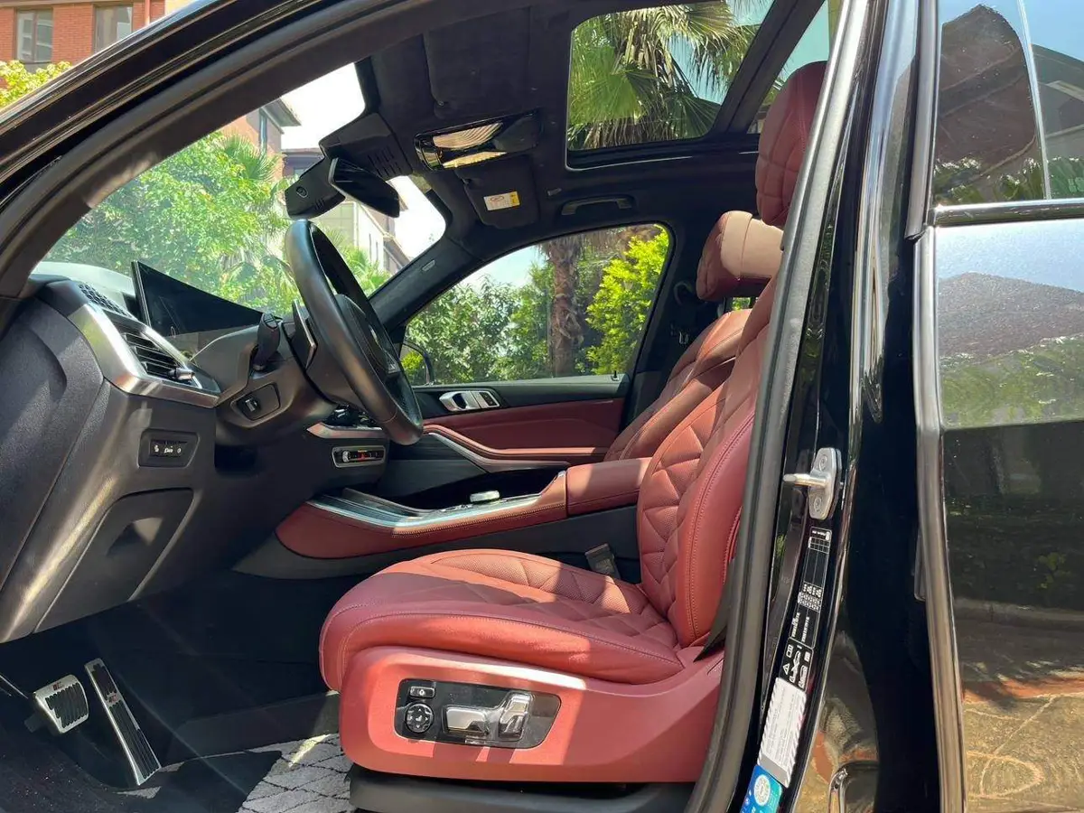 BMW X5 2025 xDrive 40Li M Sport Night Package — 17