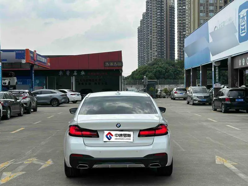 BMW 5 Series 2022 525Li M Sport Package — 5