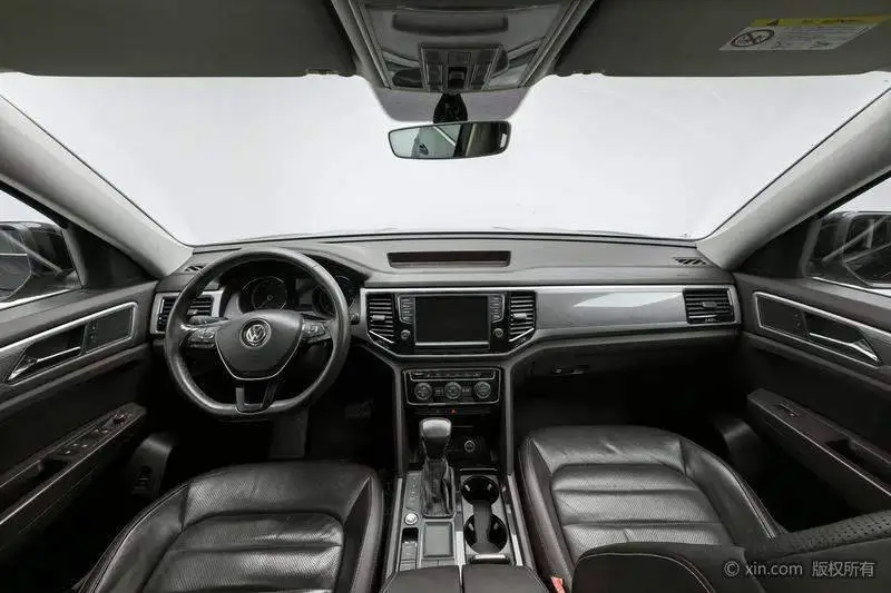 Touron 2017 330TSI 2WD Luxury Edition — 12