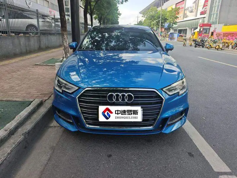 Audi A3 2017 Sportback 35 TFSI Fashion Edition — 2