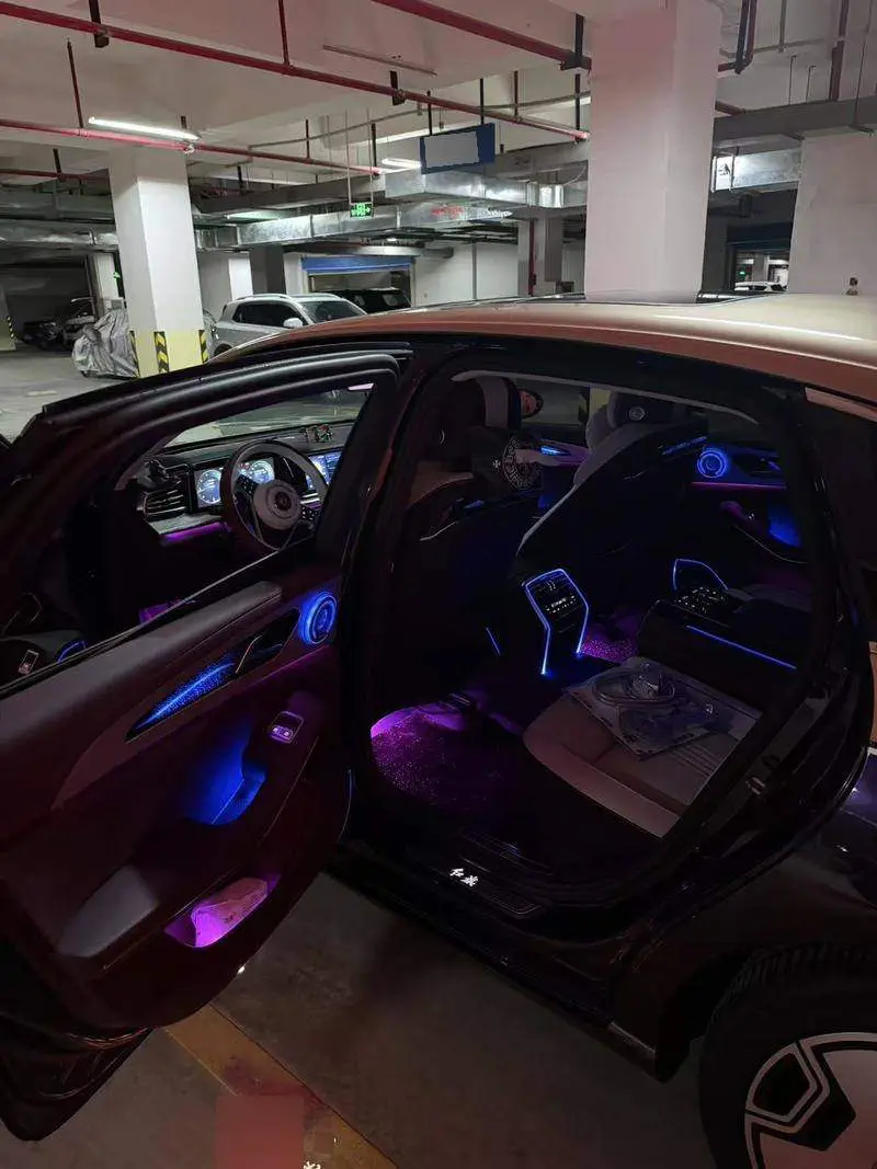 Hongqi H9 2022 2.0T Zhilian Flagship Edition — 9