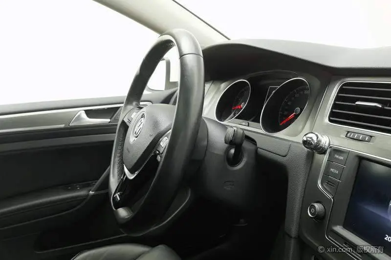 Golf 2016 230TSI Automatic Luxury — 10