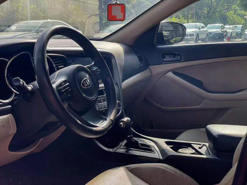 Kia K5 2015 2.0L Automatic GL — 7