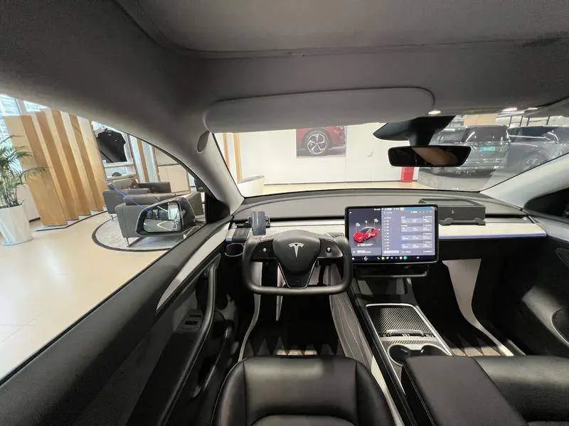 Model Y 2024 long-range all-wheel drive version — 12